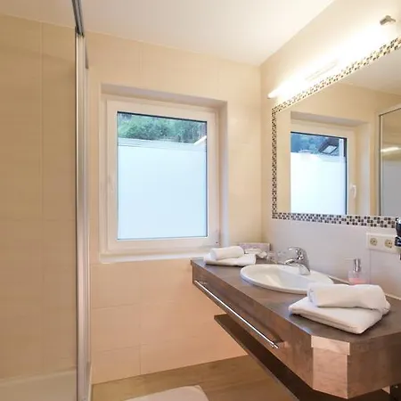 فندق Alpenhotel Neuwirt 4*