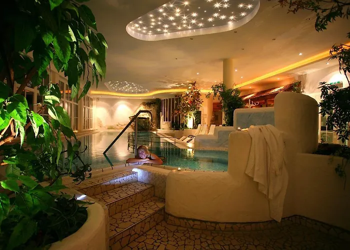 فندق Alpenhotel Neuwirt